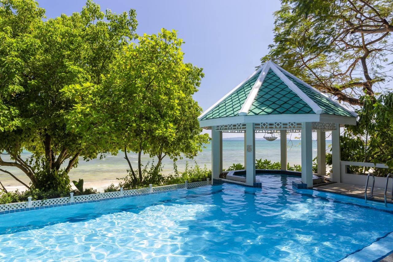 Hotel Phuket Panwa Beach