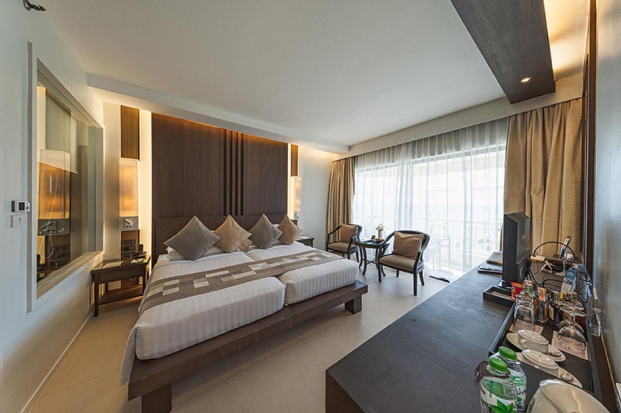 Hotel Phuket Panwa Beach
